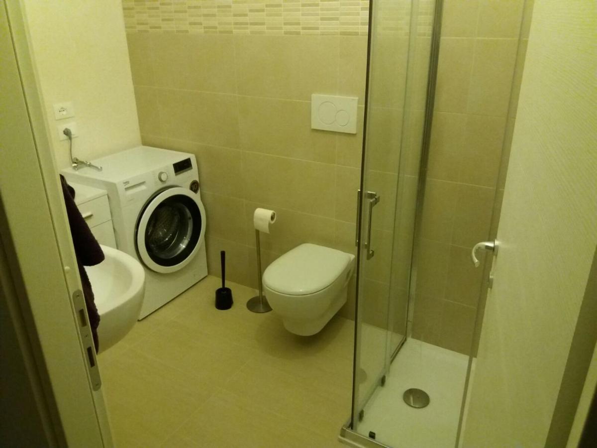 Emily'S Rooms "Villa Romana" Cir17067 Desenzano del Garda Dış mekan fotoğraf